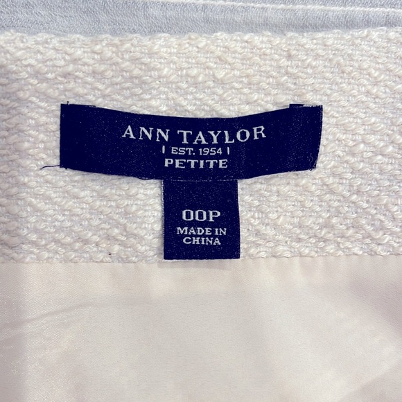 Ann Taylor Zipper Pocket Mini Skirt White 00P - Picture 4 of 7